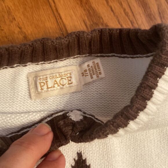 2 sleeveless sweater vests - eight is the gray one & size 7/8 is the white one - Picture 5 of 6